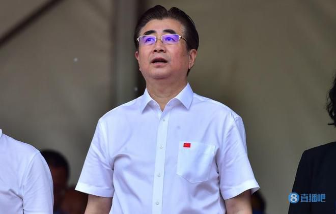 滕哈赫正在权衡曼联的冬窗计划，俱乐部需要应对财务公平政策，对于雷吉隆，滕哈赫仍然希望保留他直到租期结束。